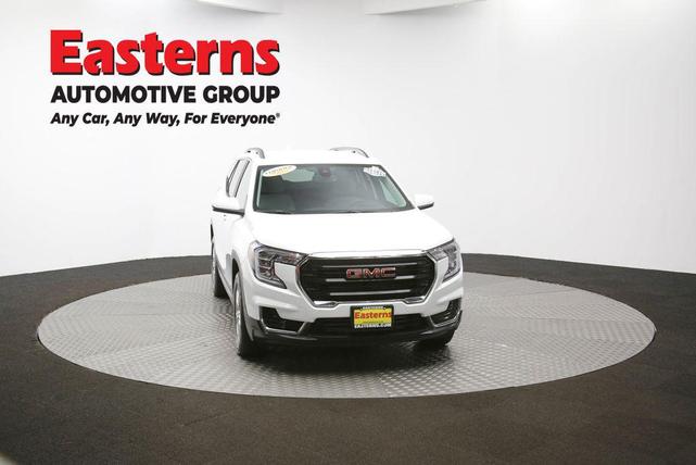 Photo of 2023 Summit White GMC Terrain