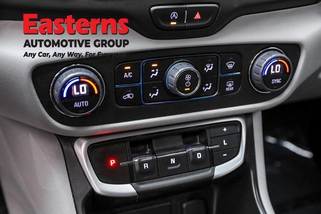 Photo of 2023 Summit White GMC Terrain