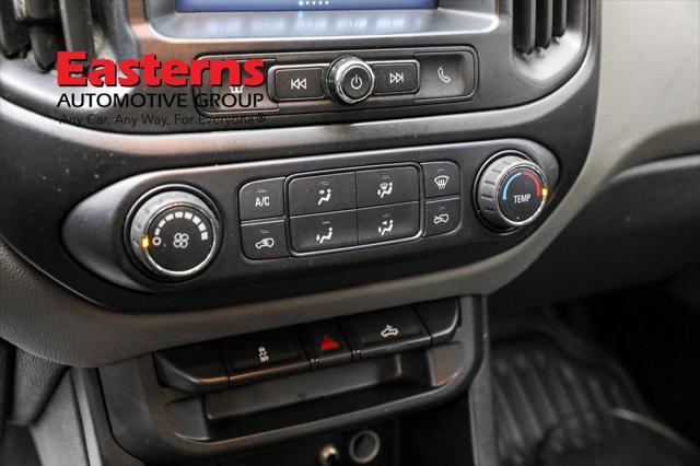 Photo of 2018 Summit White Chevrolet Colorado