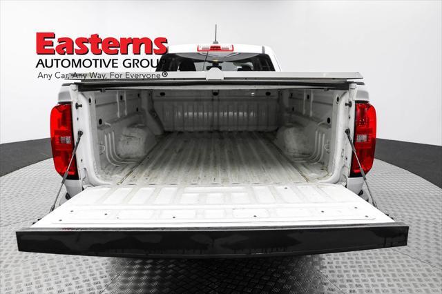 Photo of 2018 Summit White Chevrolet Colorado