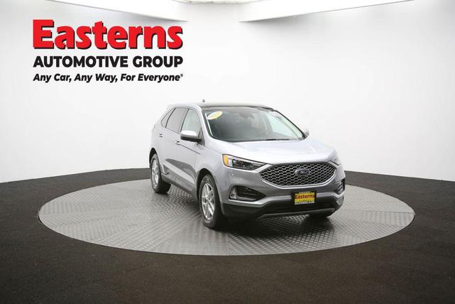 Photo of 2023 ICONIC SILVER Ford Edge