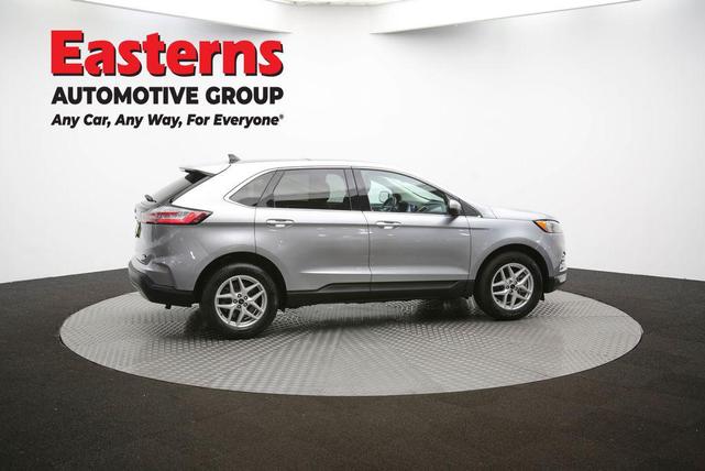 Photo of 2023 ICONIC SILVER Ford Edge