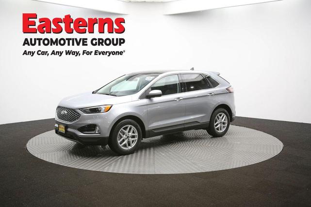 Photo of 2023 ICONIC SILVER Ford Edge