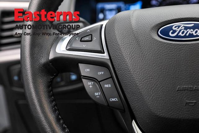 Photo of 2023 ICONIC SILVER Ford Edge