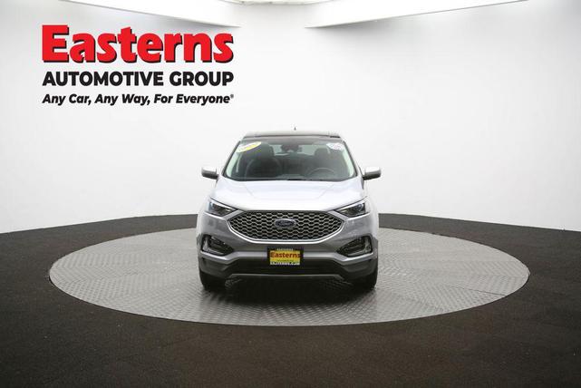 Photo of 2023 ICONIC SILVER Ford Edge