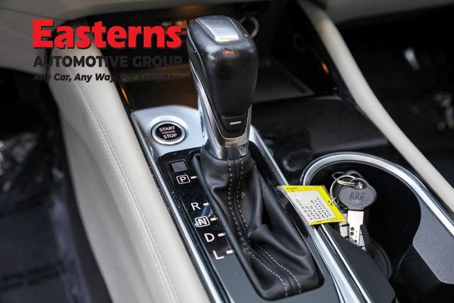 Photo of 2022 Pearl White Tricoat Nissan Altima