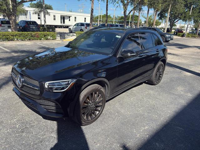 Photo of 2022 Black Mercedes-Benz GLC 300