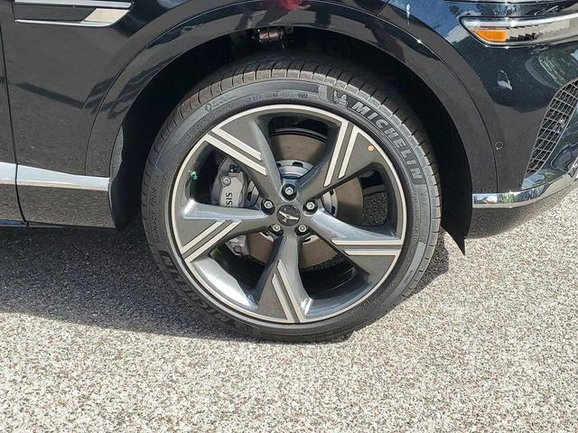 Photo of 2025 Vik Black Genesis GV80