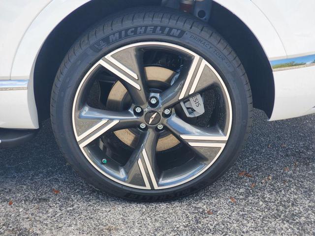 Photo of 2025 Uyuni White Genesis GV80