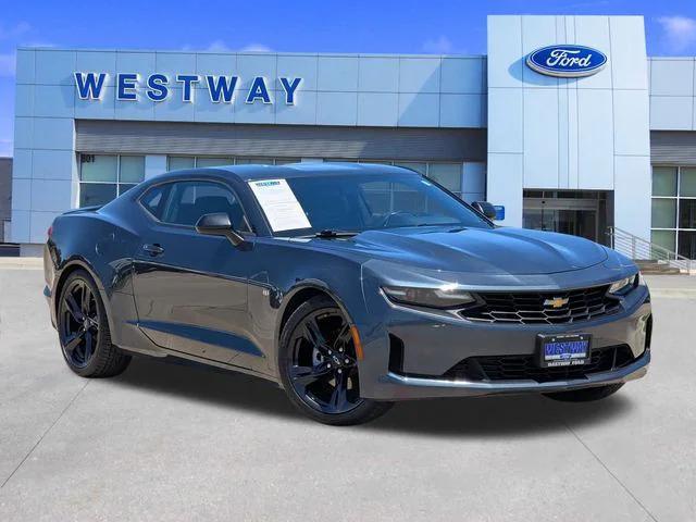 Photo of 2021 Shadow Gray Metallic Chevrolet Camaro