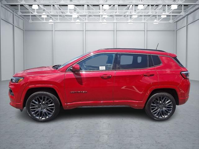 Photo of 2022 Redline Pearlcoat Jeep Compass