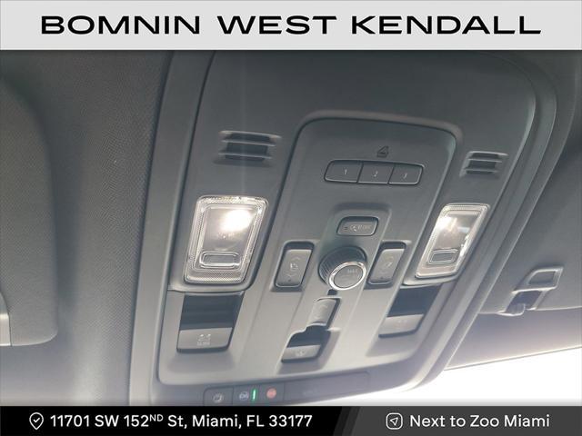 Photo of 2022 Iridescent Pearl Tricoat Chevrolet Tahoe