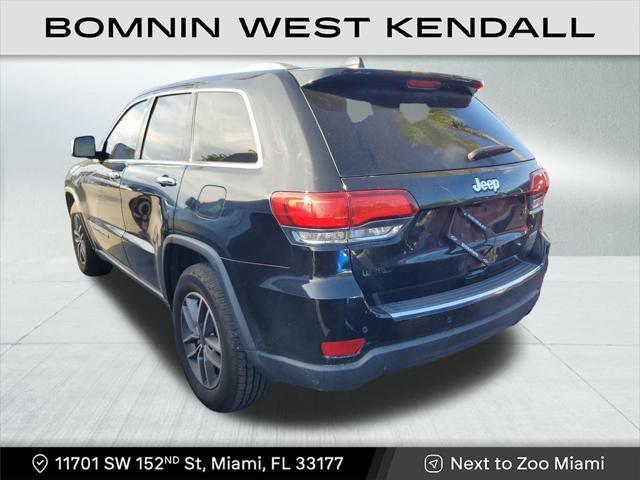 Photo of 2021 Diamond Black Crystal Pearlcoat Jeep Grand Cherokee
