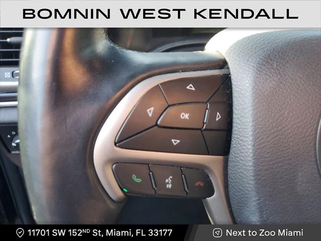 Photo of 2021 Diamond Black Crystal Pearlcoat Jeep Grand Cherokee