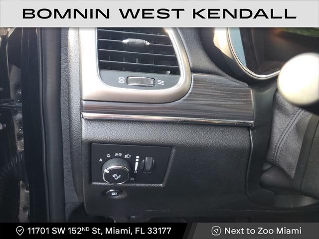 Photo of 2021 Diamond Black Crystal Pearlcoat Jeep Grand Cherokee