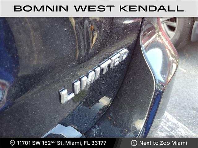 Photo of 2021 Diamond Black Crystal Pearlcoat Jeep Grand Cherokee