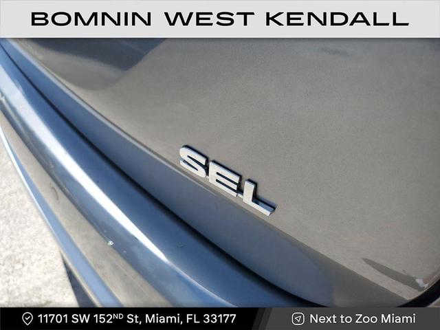 Photo of 2022 Mercury Gray Metallic Mitsubishi Outlander