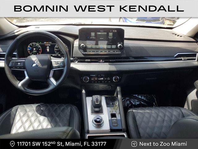 Photo of 2022 Mercury Gray Metallic Mitsubishi Outlander