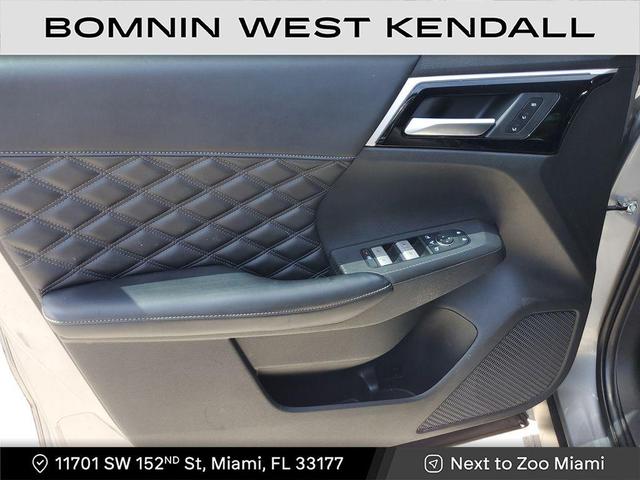 Photo of 2022 Mercury Gray Metallic Mitsubishi Outlander