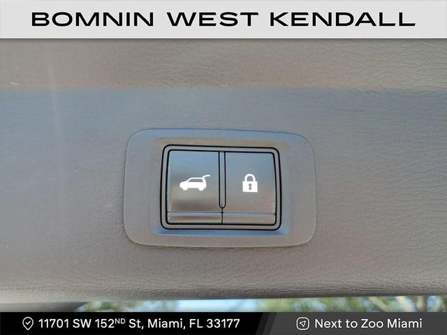 Photo of 2022 Mercury Gray Metallic Mitsubishi Outlander