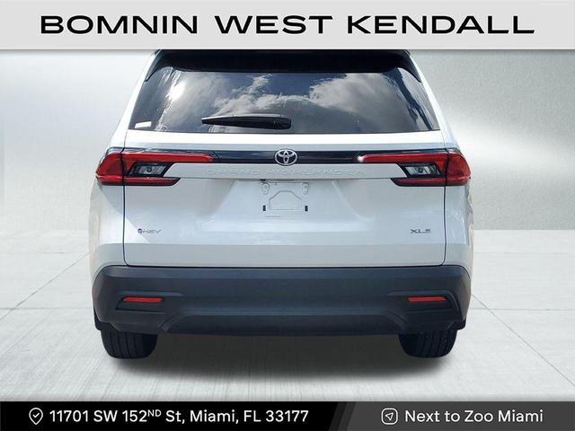 Photo of 2024 White Toyota Grand Highlander Hybrid