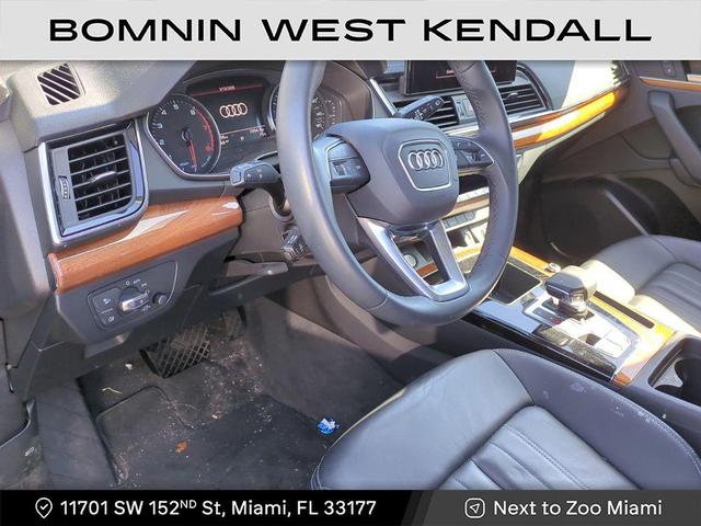Photo of 2023 Gray Audi Q5