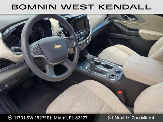 Photo of 2022 Northsky Blue Metallic Chevrolet Traverse