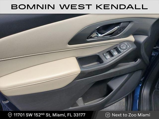 Photo of 2022 Northsky Blue Metallic Chevrolet Traverse