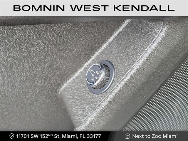 Photo of 2024 Sterling Gray Metallic Chevrolet Traverse