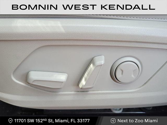 Photo of 2022 Passion Red Tintcoat Kia Sorento
