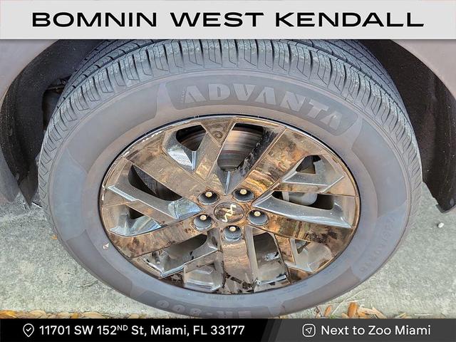 Photo of 2022 Passion Red Tintcoat Kia Sorento