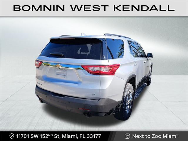 Photo of 2021 Silver Ice Metallic Chevrolet Traverse