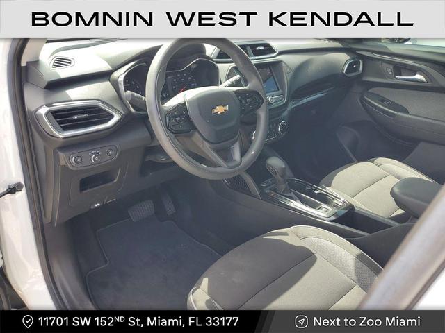 Photo of 2023 Summit White Chevrolet Trailblazer