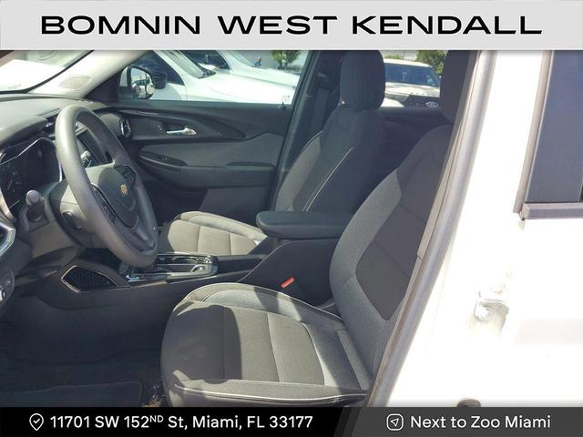 Photo of 2023 Summit White Chevrolet Trailblazer