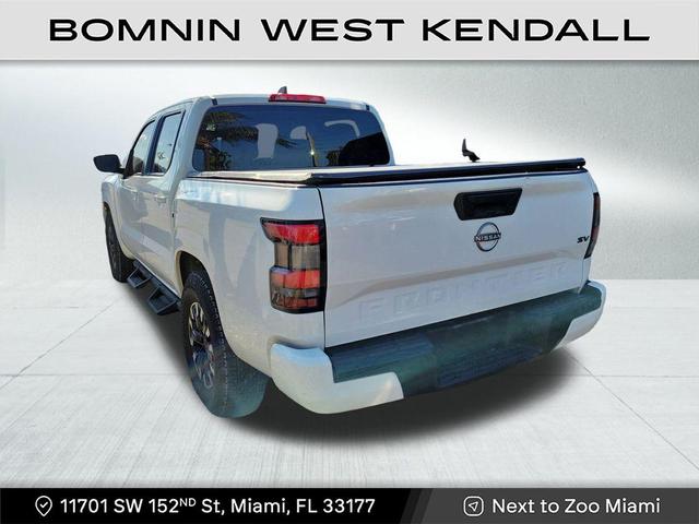Photo of 2022 Glacier White Nissan Frontier