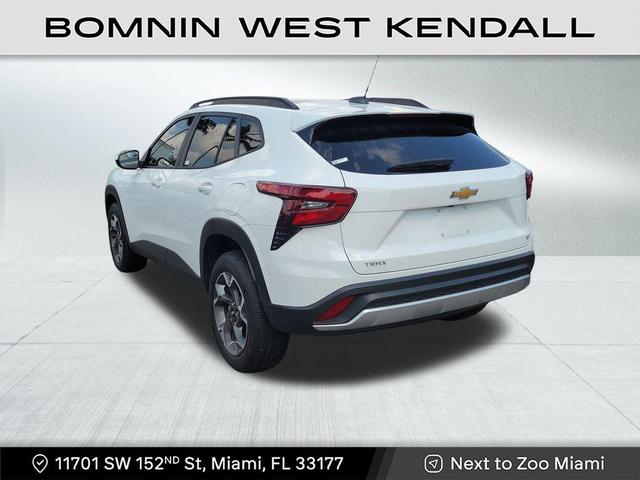 Photo of 2025 Summit White Chevrolet Trax