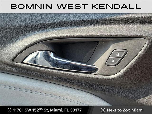 Photo of 2025 Summit White Chevrolet Trax