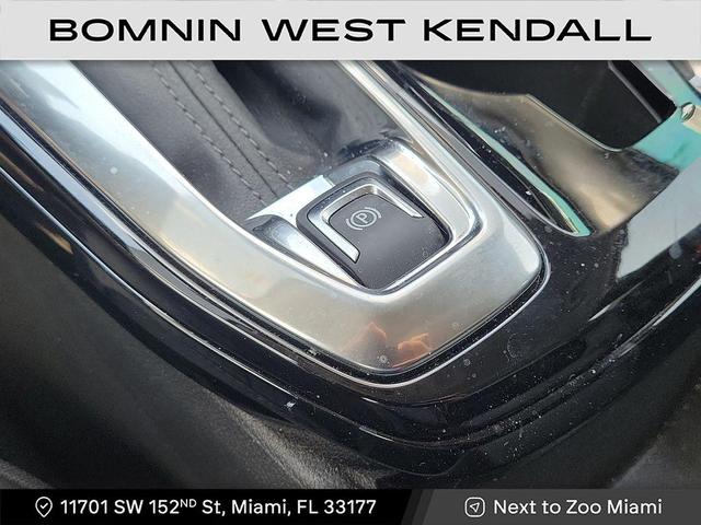 Photo of 2025 Summit White Chevrolet Trax