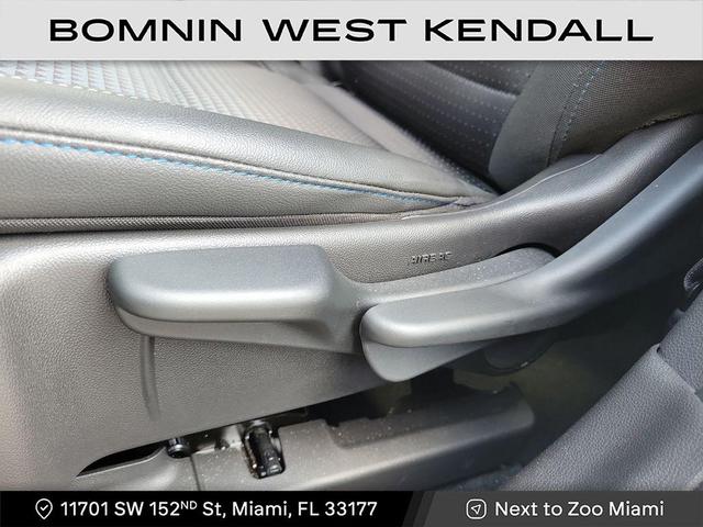 Photo of 2025 Summit White Chevrolet Trax
