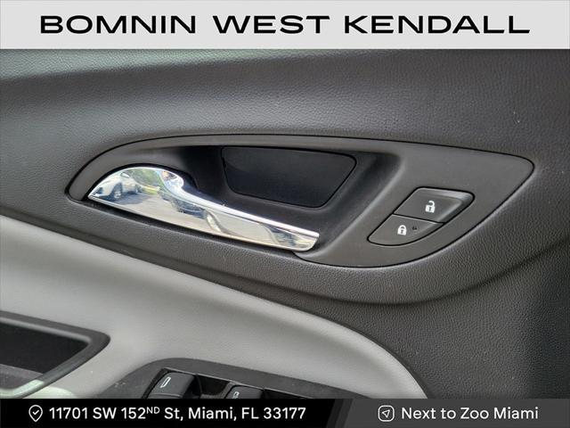 Photo of 2022 Silver Ice Metallic Chevrolet Equinox