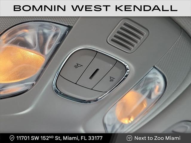 Photo of 2022 Velvet Red Pearlcoat Jeep Compass