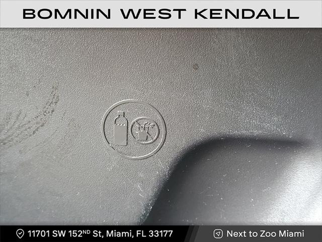Photo of 2022 Velvet Red Pearlcoat Jeep Compass