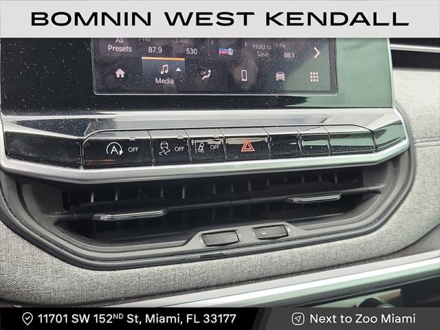 Photo of 2022 Velvet Red Pearlcoat Jeep Compass