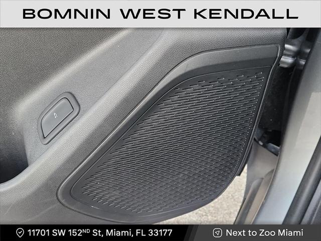 Photo of 2024 Sterling Gray Metallic Chevrolet Traverse