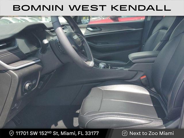 Photo of 2025 Velvet Red Pearlcoat Jeep Grand Cherokee
