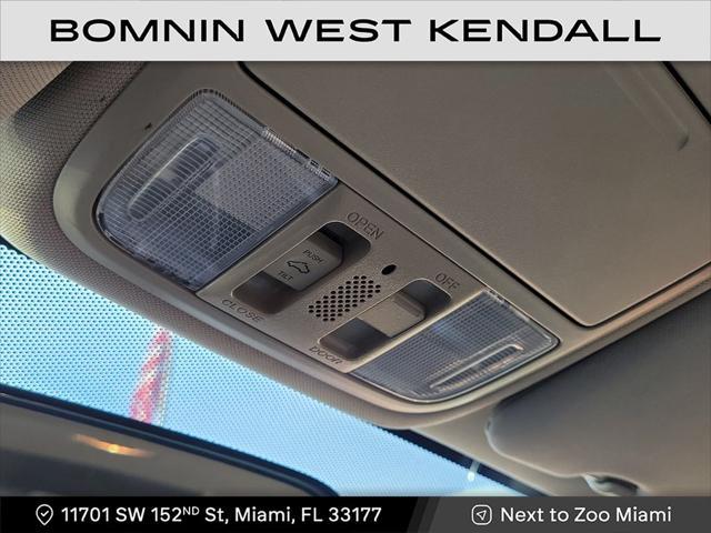 Photo of 2016 Obsidian Blue Pearl Honda CR-V