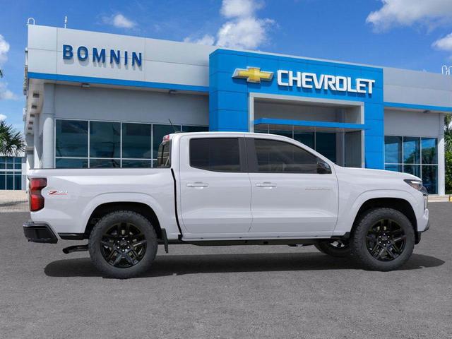 Photo of 2025 Summit White Chevrolet Colorado