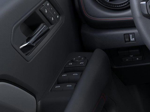 Photo of 2025 Summit White Chevrolet Colorado