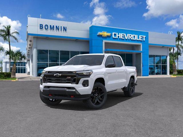 Photo of 2025 Summit White Chevrolet Colorado