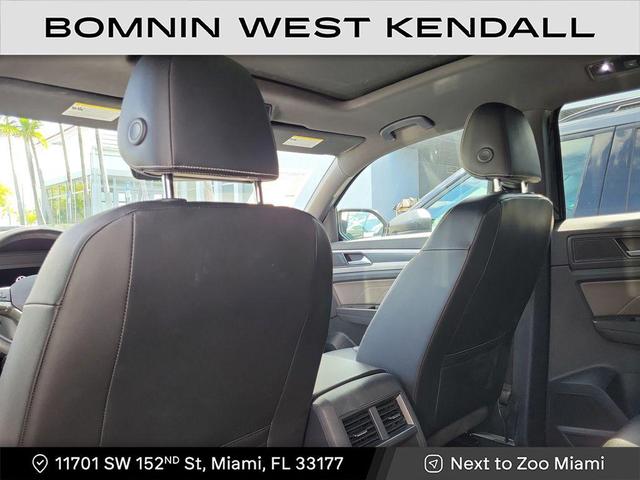 Photo of 2022 Deep Black Pearl Volkswagen Atlas Cross Sport